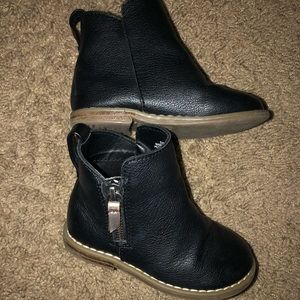 Black gap boots for toddler girl